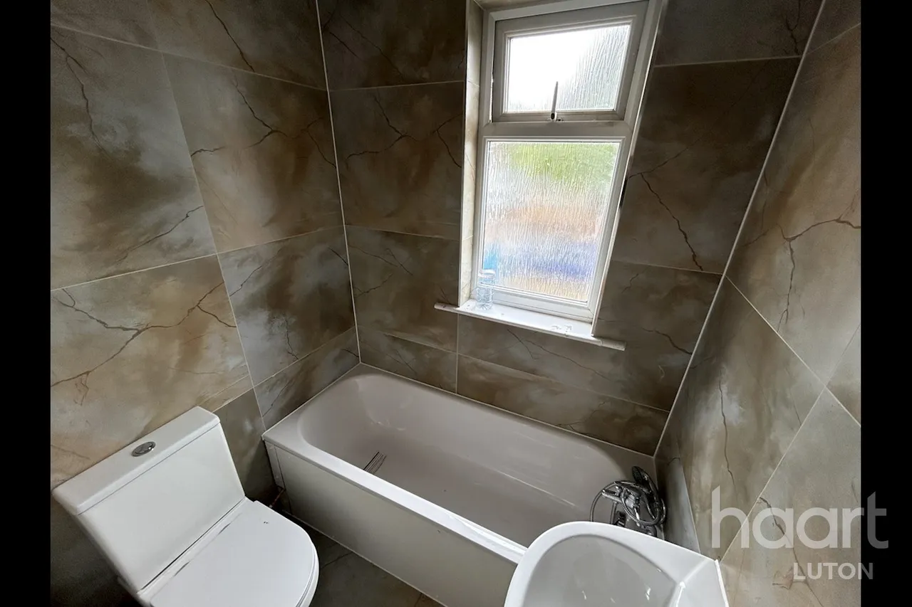 Oakley Road, LU4, photo 8