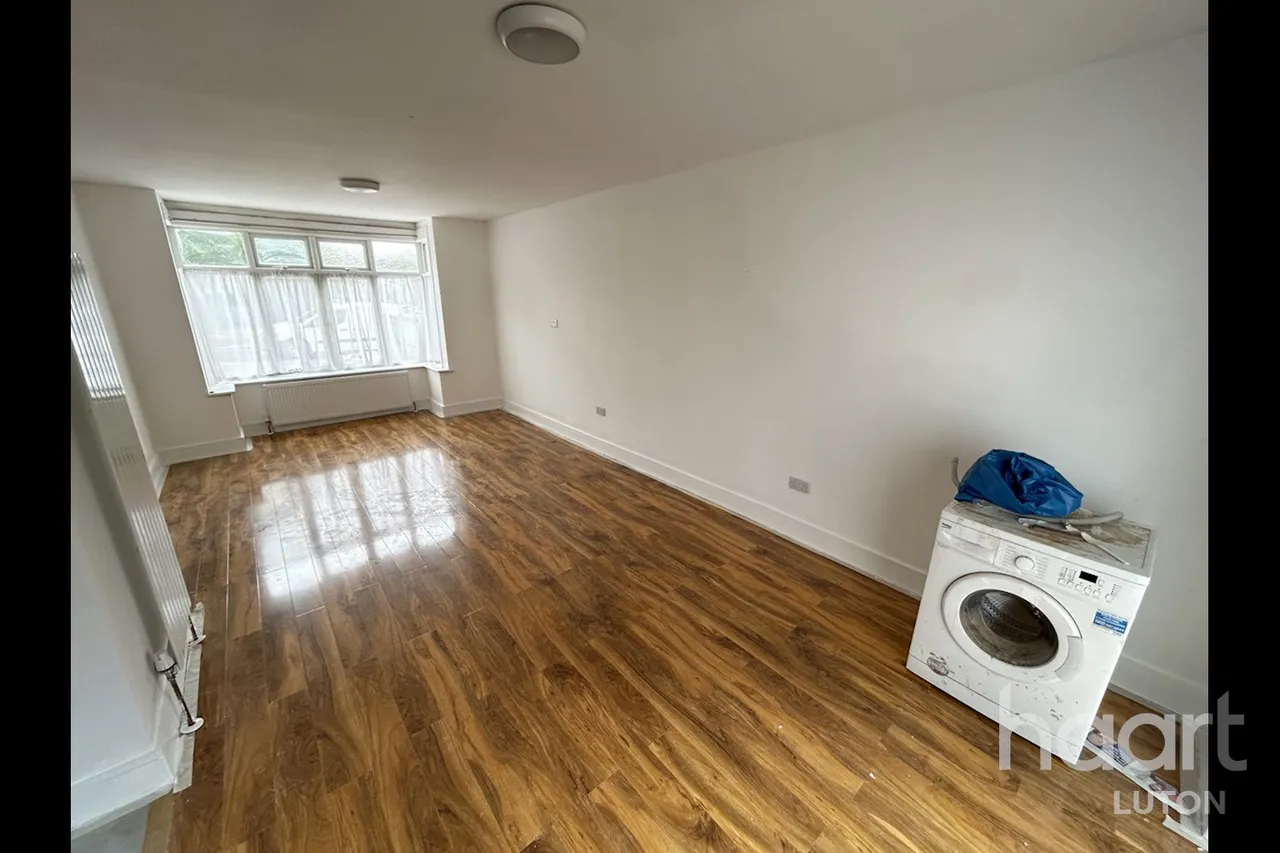 Oakley Road, LU4, photo 2