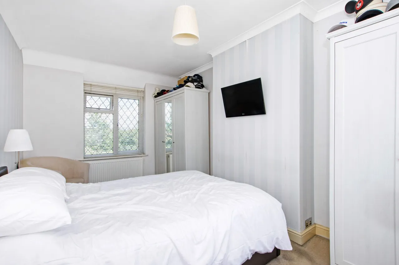 Iron Mill Lane, Dartford, photo 8