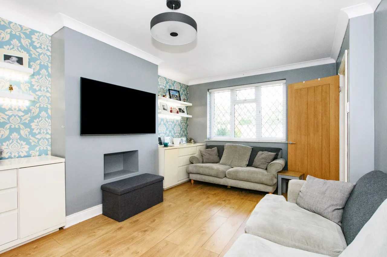 Iron Mill Lane, Dartford, photo 2