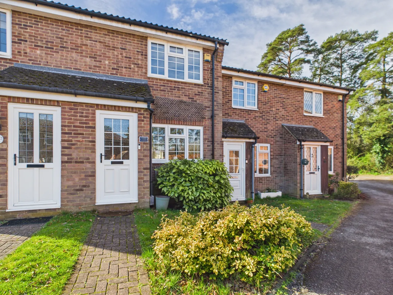 2 bed house for sale — Mulberry Way, Chineham, Basingstoke, RG24