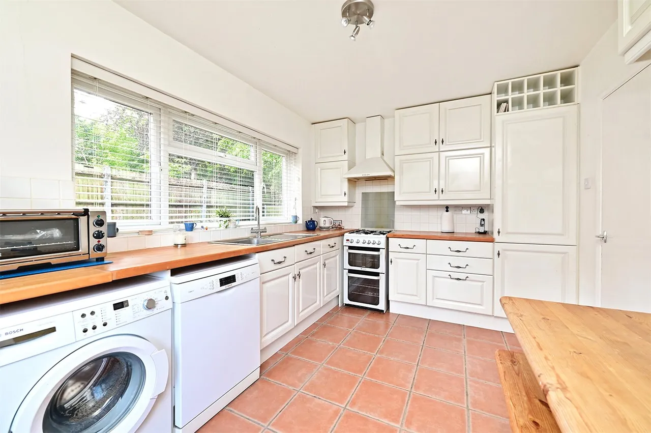 Rochester Grove, Fleet, Hampshire, GU51 3LU, photo 2