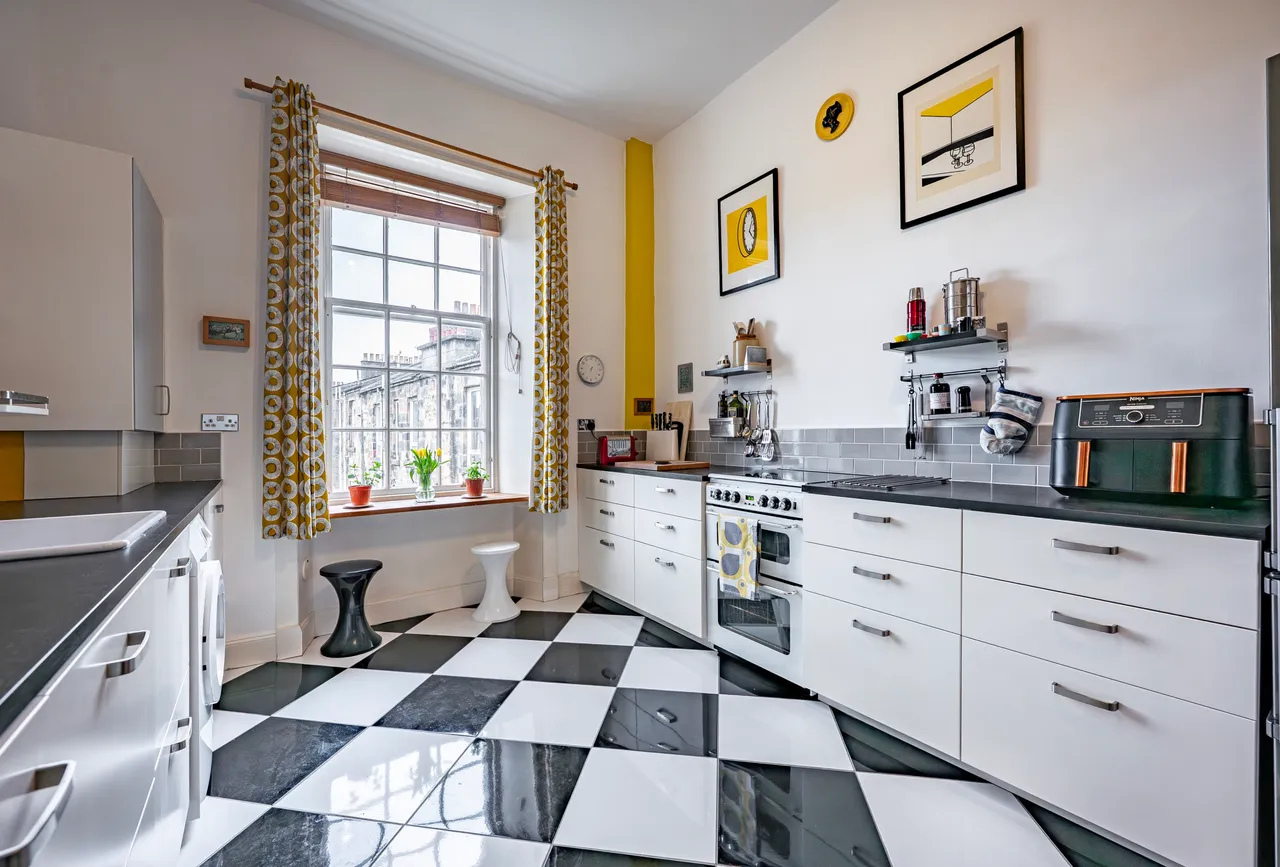 Albert Drive, Pollokshields, G41, photo 12