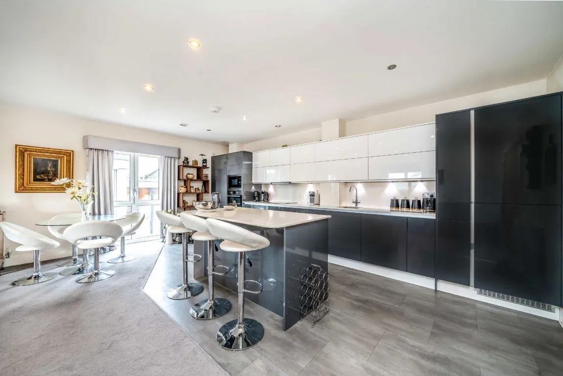 Blagrove Road, TW11, photo 5