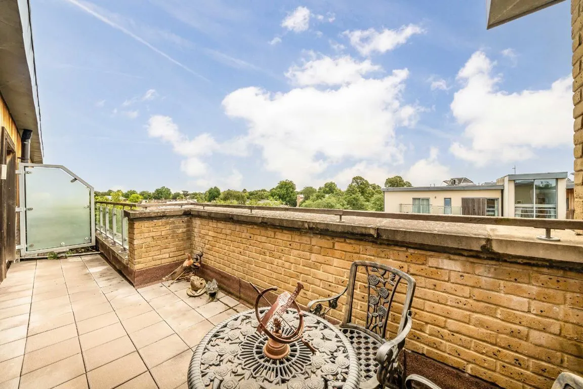 Blagrove Road, TW11, photo 8