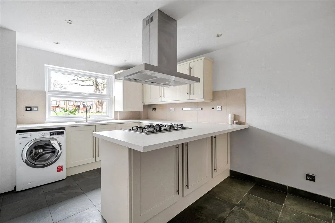 Rectory Square, London, United Kingdom, E1, photo 4