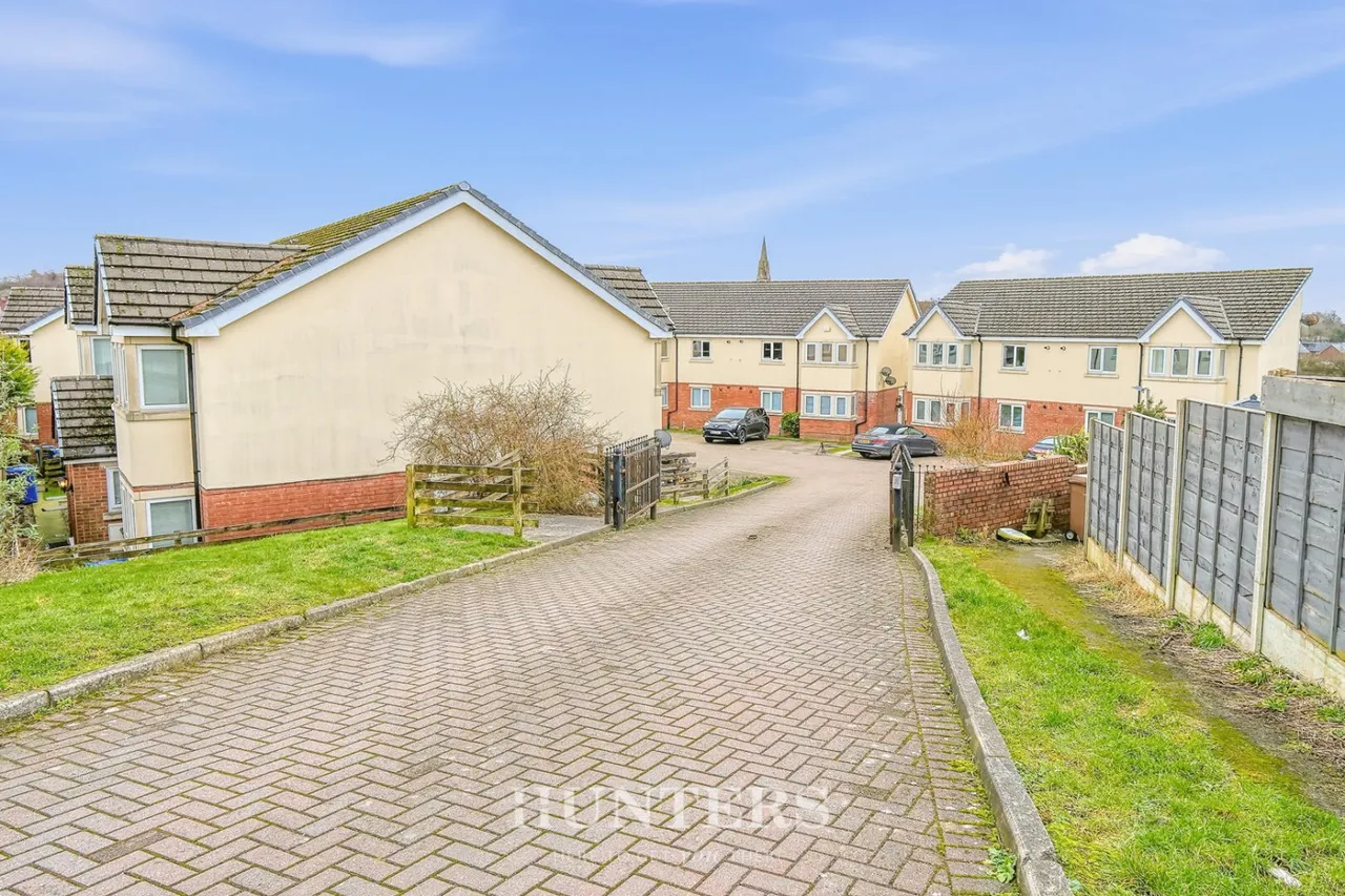 The Oaklands, Castleton, OL11, photo 16