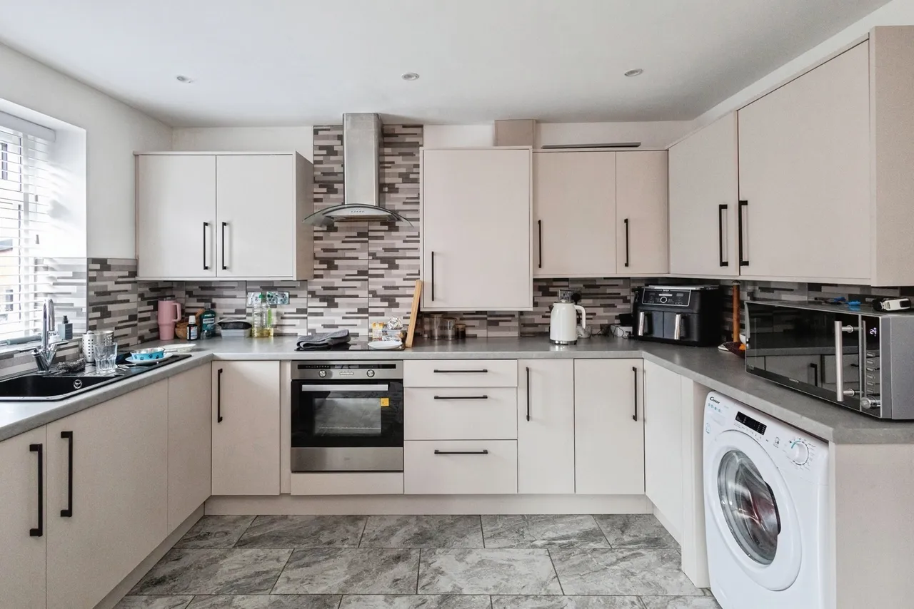 Yew Tree Lane, Dukinfield, Greater Manchester, SK16, photo 11