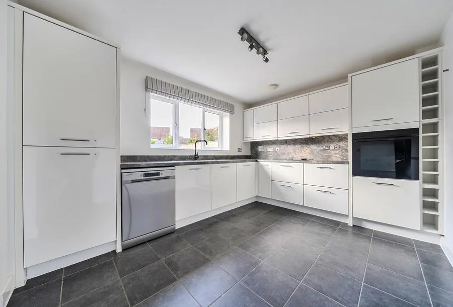 Armstrong Road, GL52, photo 7