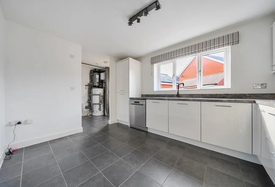 Armstrong Road, GL52, photo 9