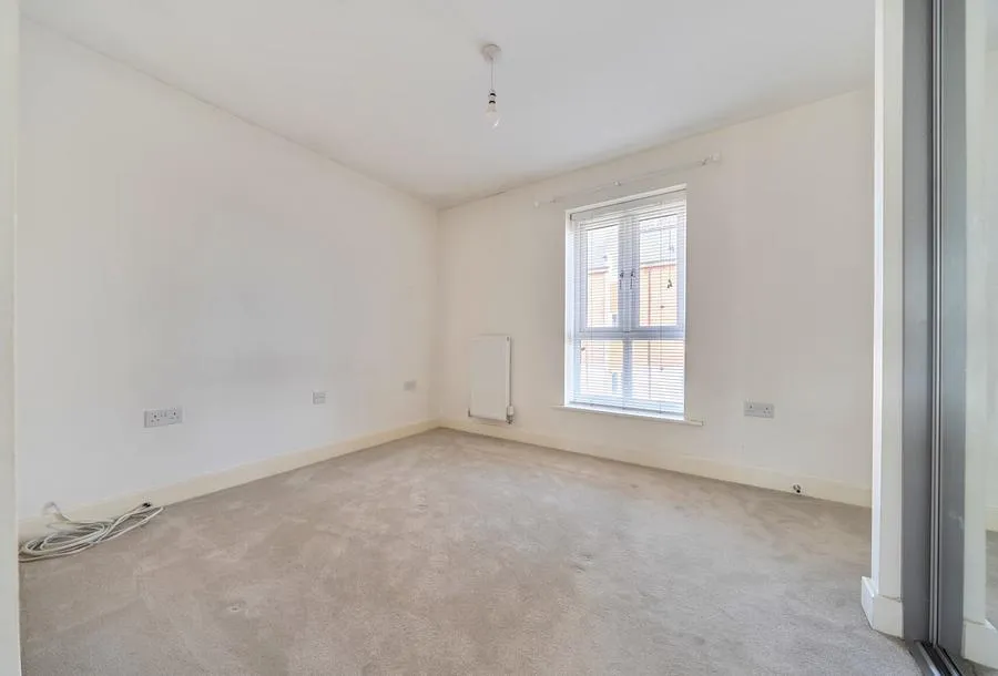 Armstrong Road, GL52, photo 2