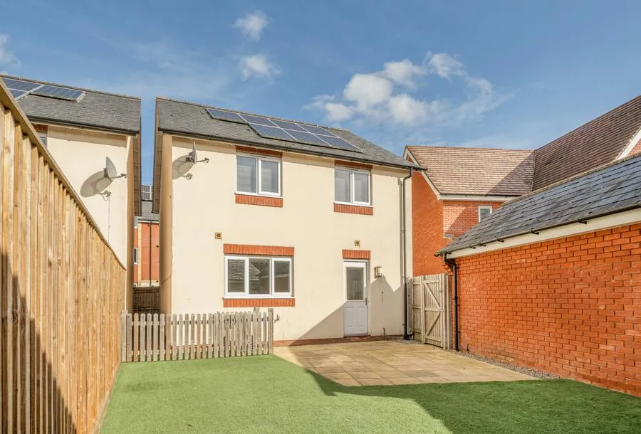Armstrong Road, GL52, photo 18