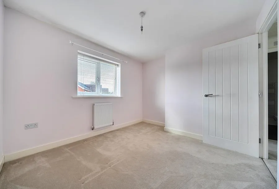 Armstrong Road, GL52, photo 5