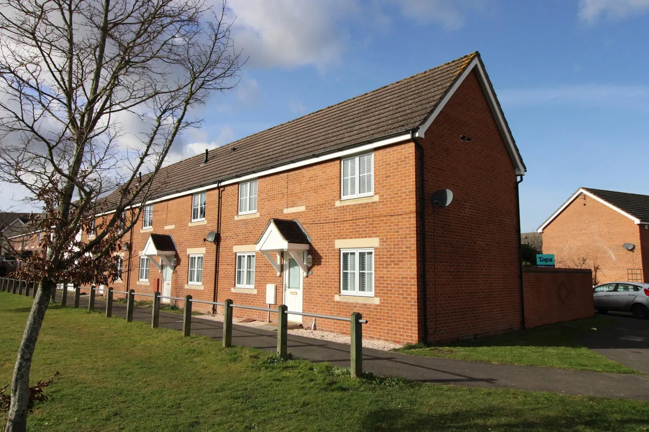 3 bed house for sale, Artillery Drive, Thatcham, RG19