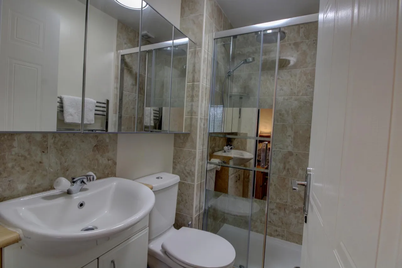 Artillery Drive, Thatcham, RG19, photo 8