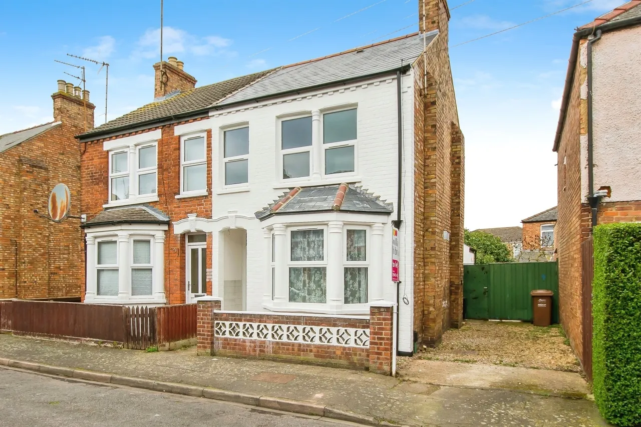 3 bed house for sale — Oakroyd Crescent, WISBECH