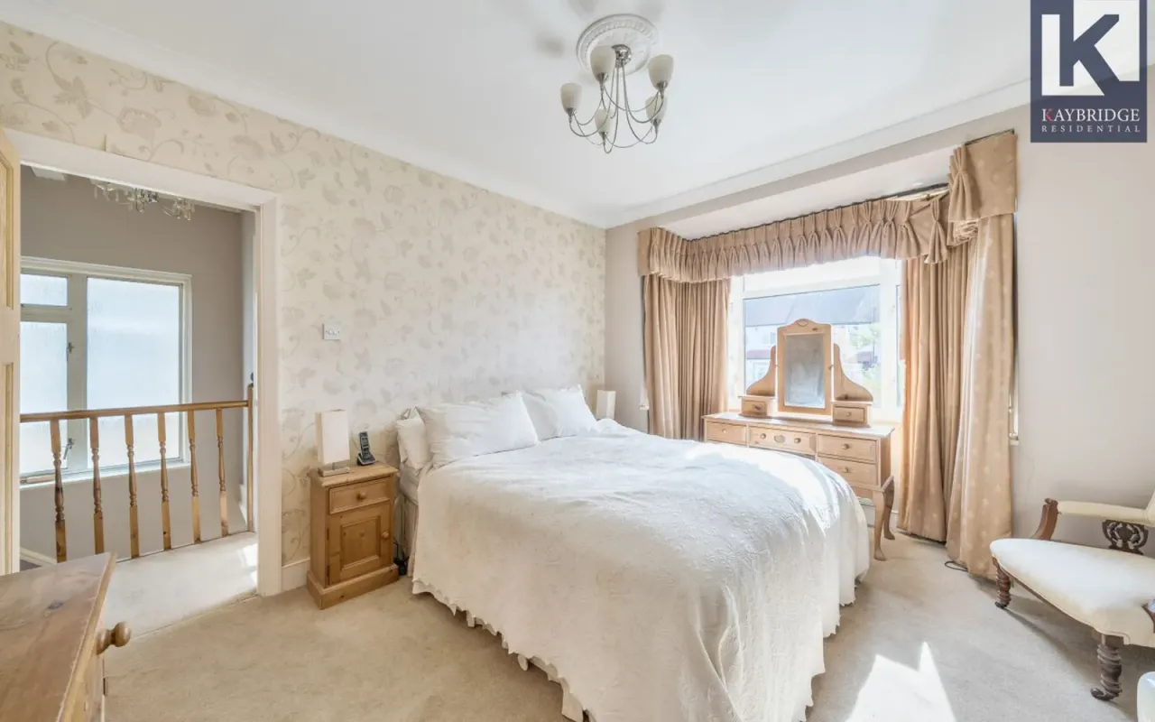 Stoneleigh Avenue, Worcester Park, KT4, photo 11
