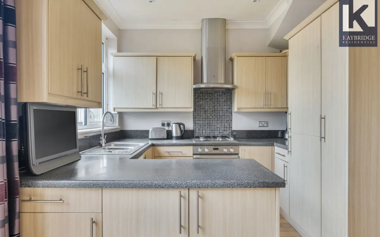 Stoneleigh Avenue, Worcester Park, KT4, photo 3