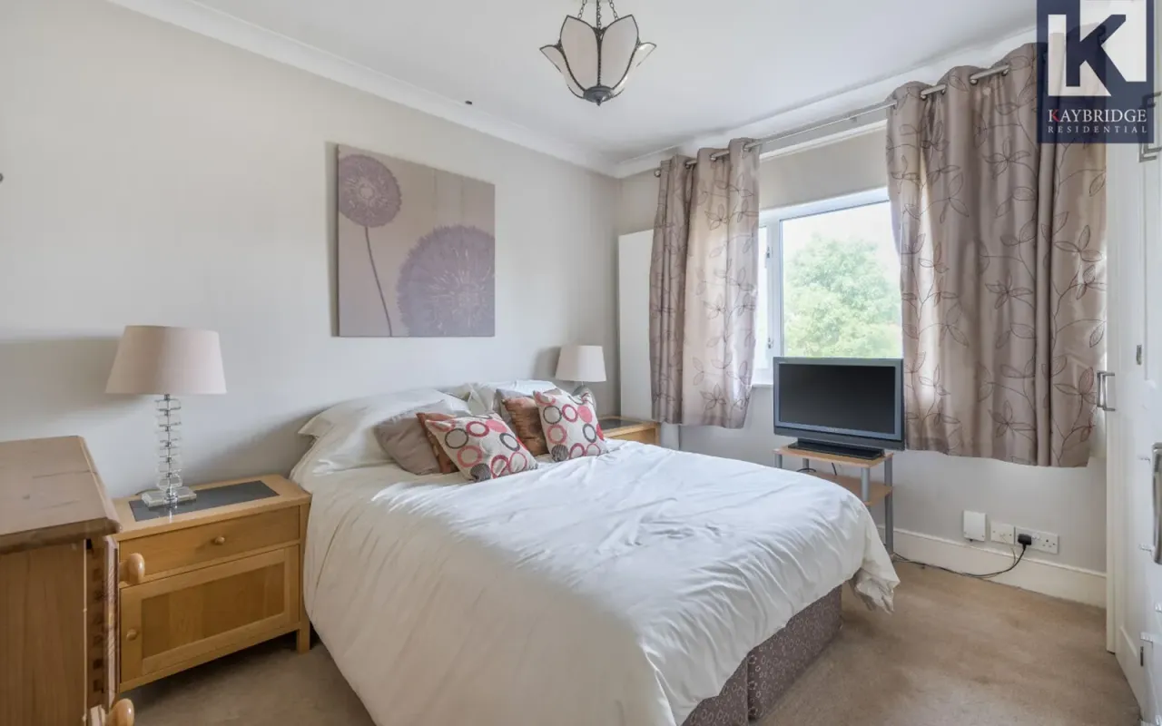 Stoneleigh Avenue, Worcester Park, KT4, photo 12