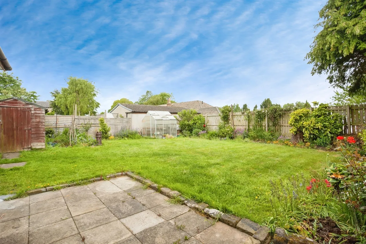 Whitley Way, Grange Moor, WAKEFIELD, photo 12