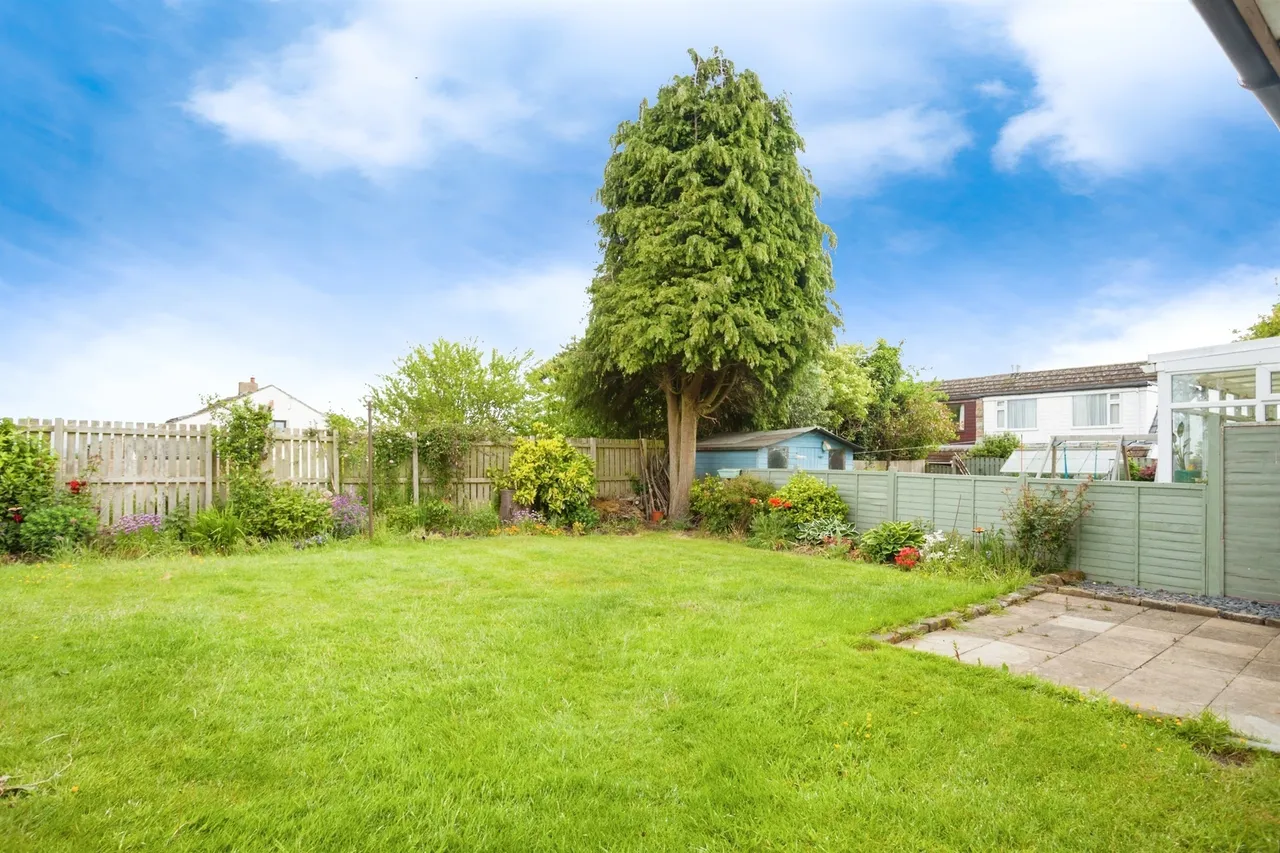 Whitley Way, Grange Moor, WAKEFIELD, photo 11