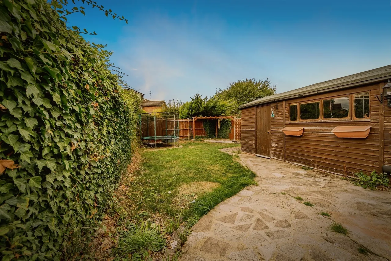 Ingram Avenue, Aylesbury, HP21, photo 4