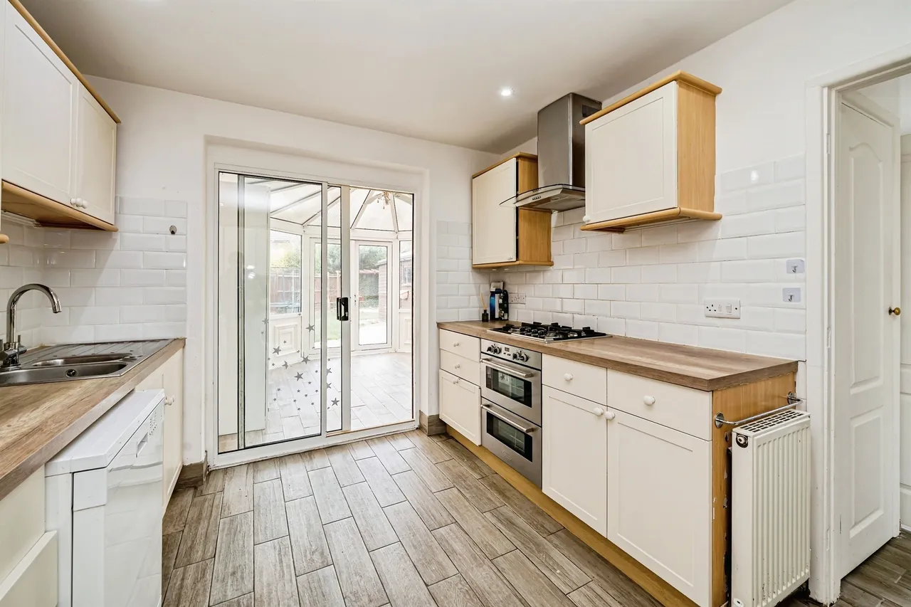 Ingram Avenue, Aylesbury, HP21, photo 17