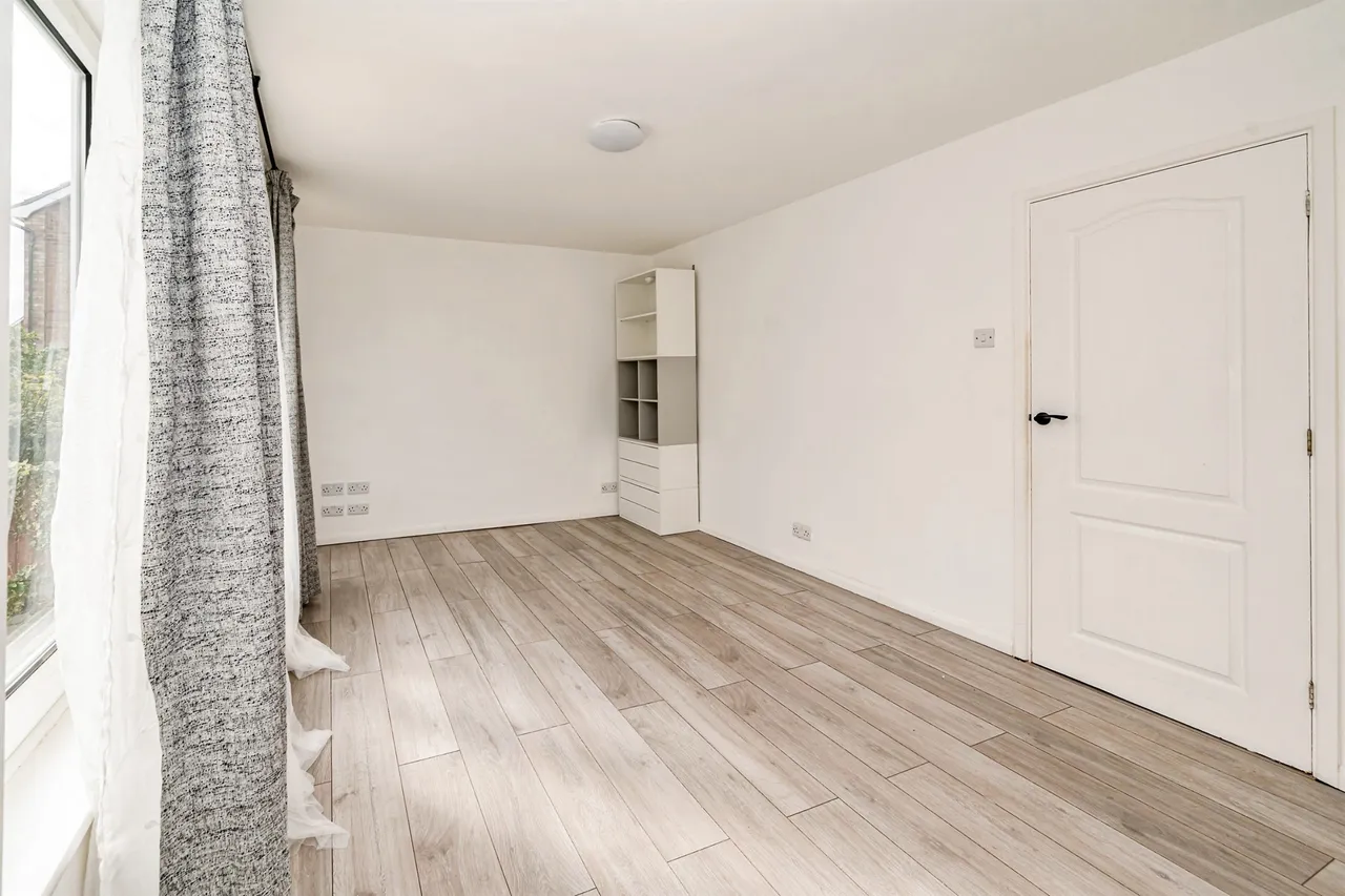 Ingram Avenue, Aylesbury, HP21, photo 13