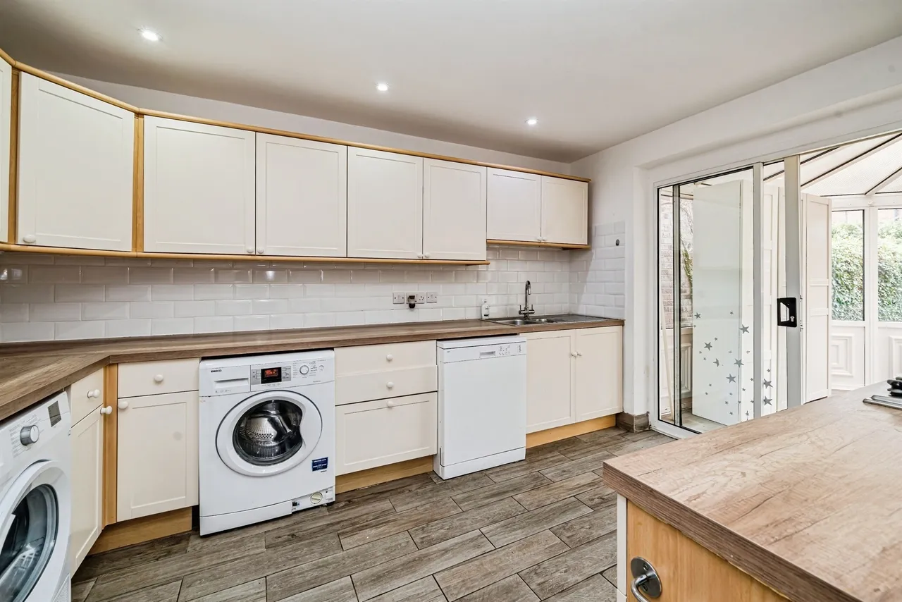 Ingram Avenue, Aylesbury, HP21, photo 16