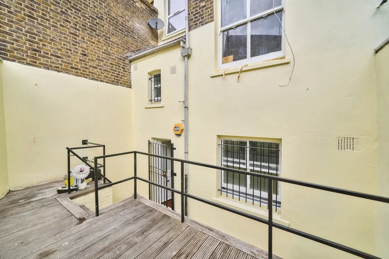 East India Dock Road, London, E14, photo 14