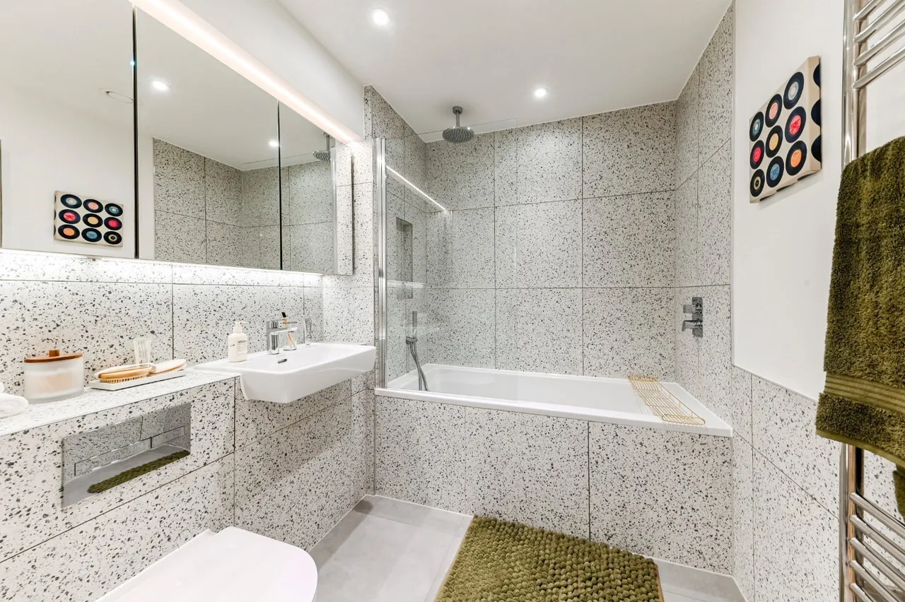 Sanday Drive, London, NW9, photo 11