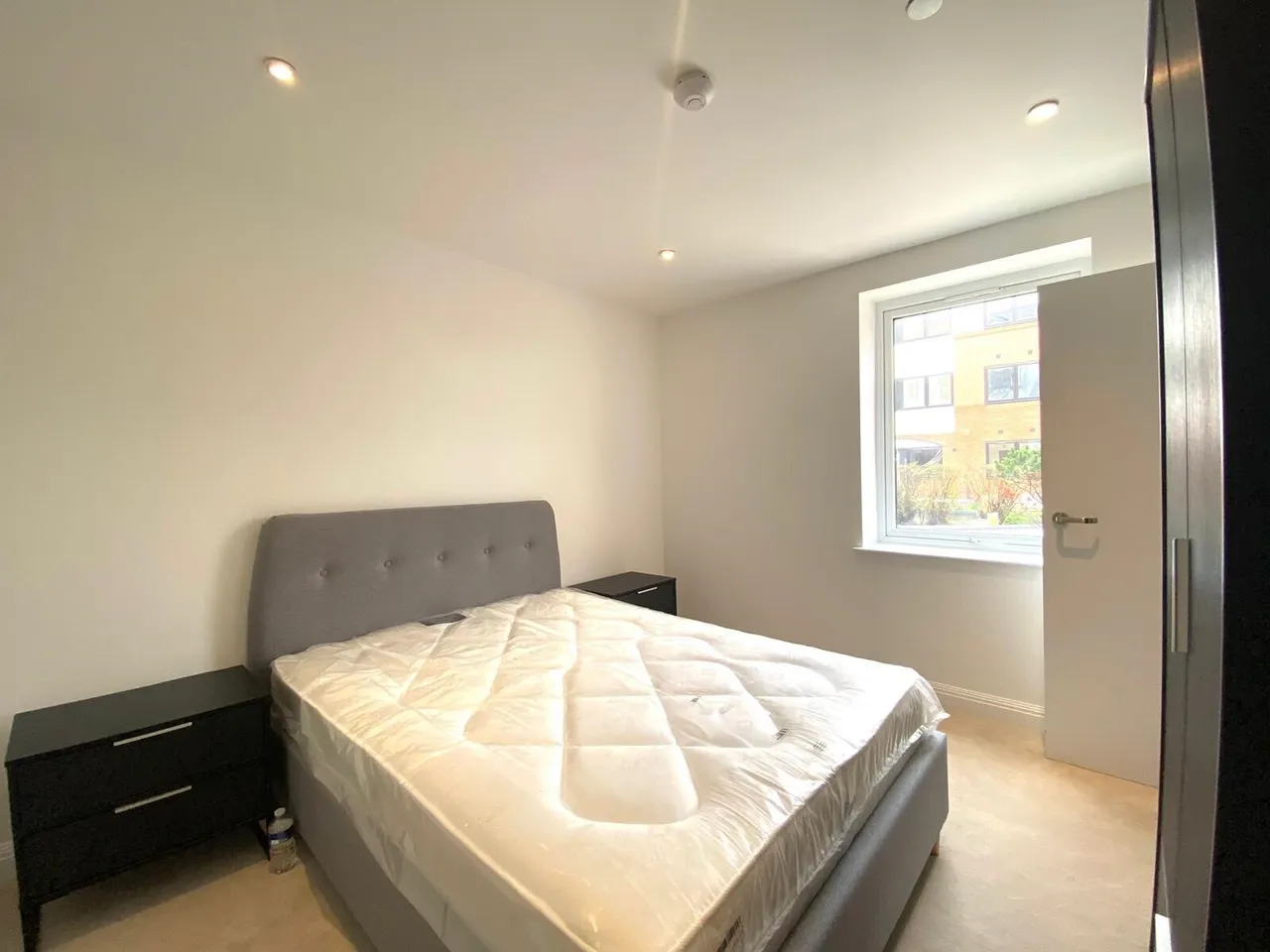Swan Courtyard, Yardley, B26, photo 5