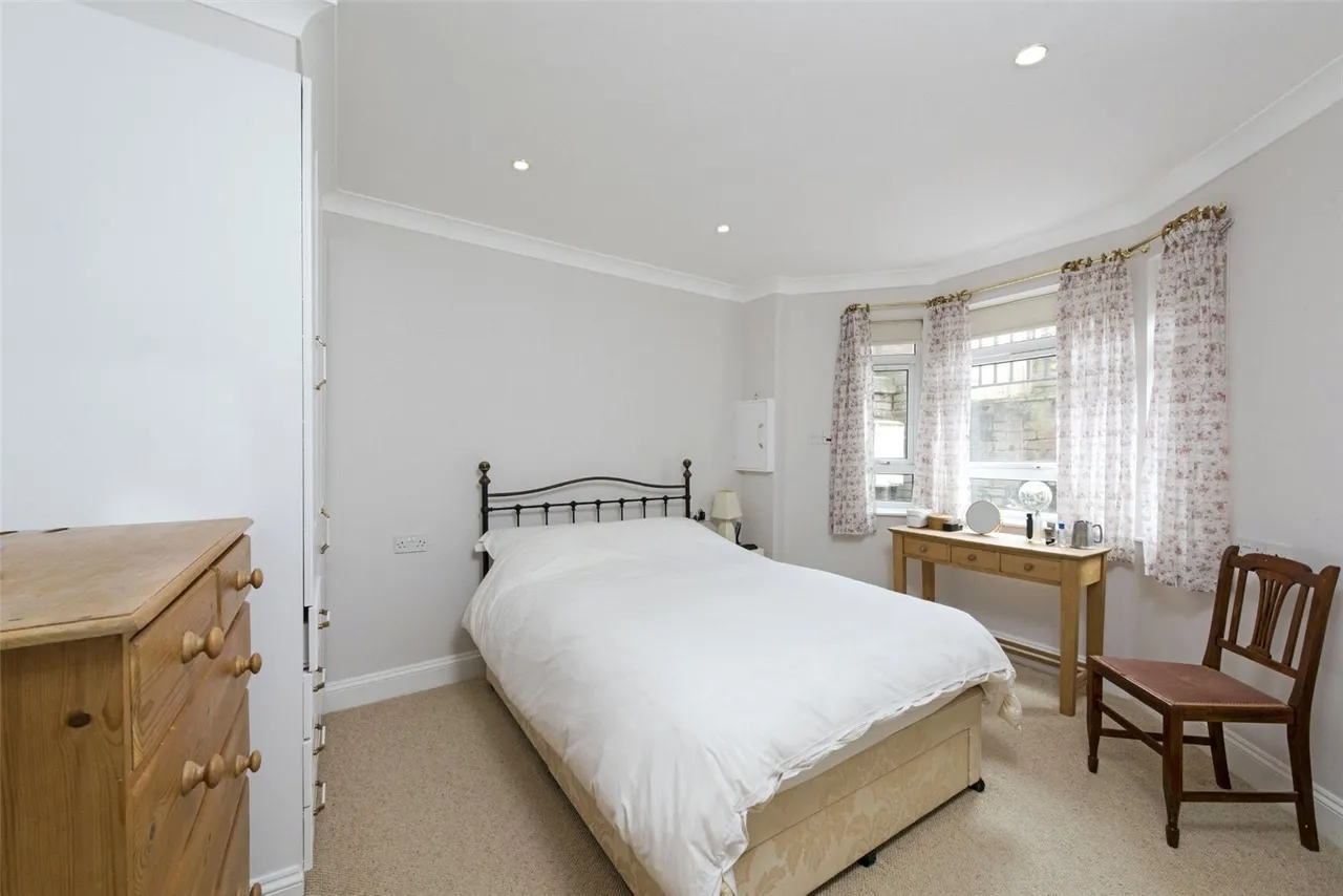 Broomwood Road, London, SW11, photo 6