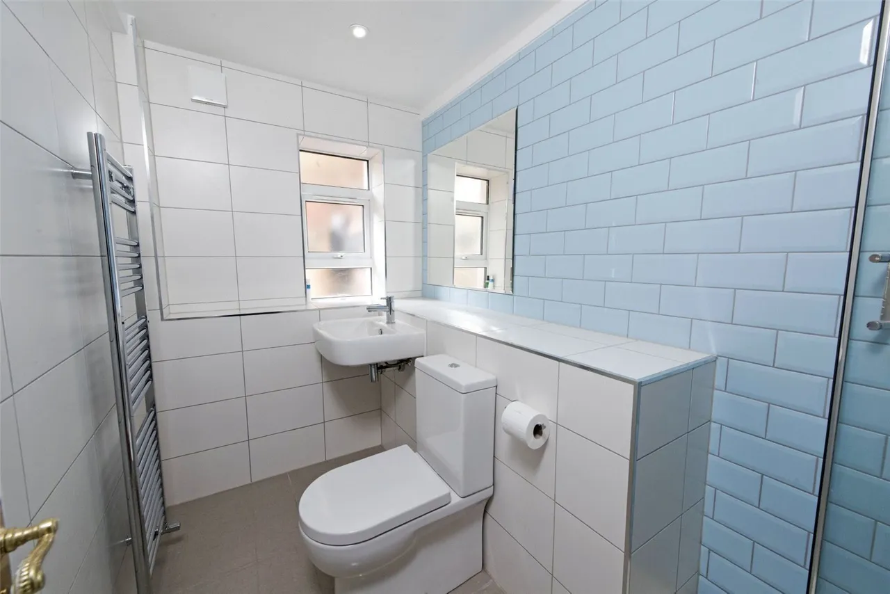 Broomwood Road, London, SW11, photo 8