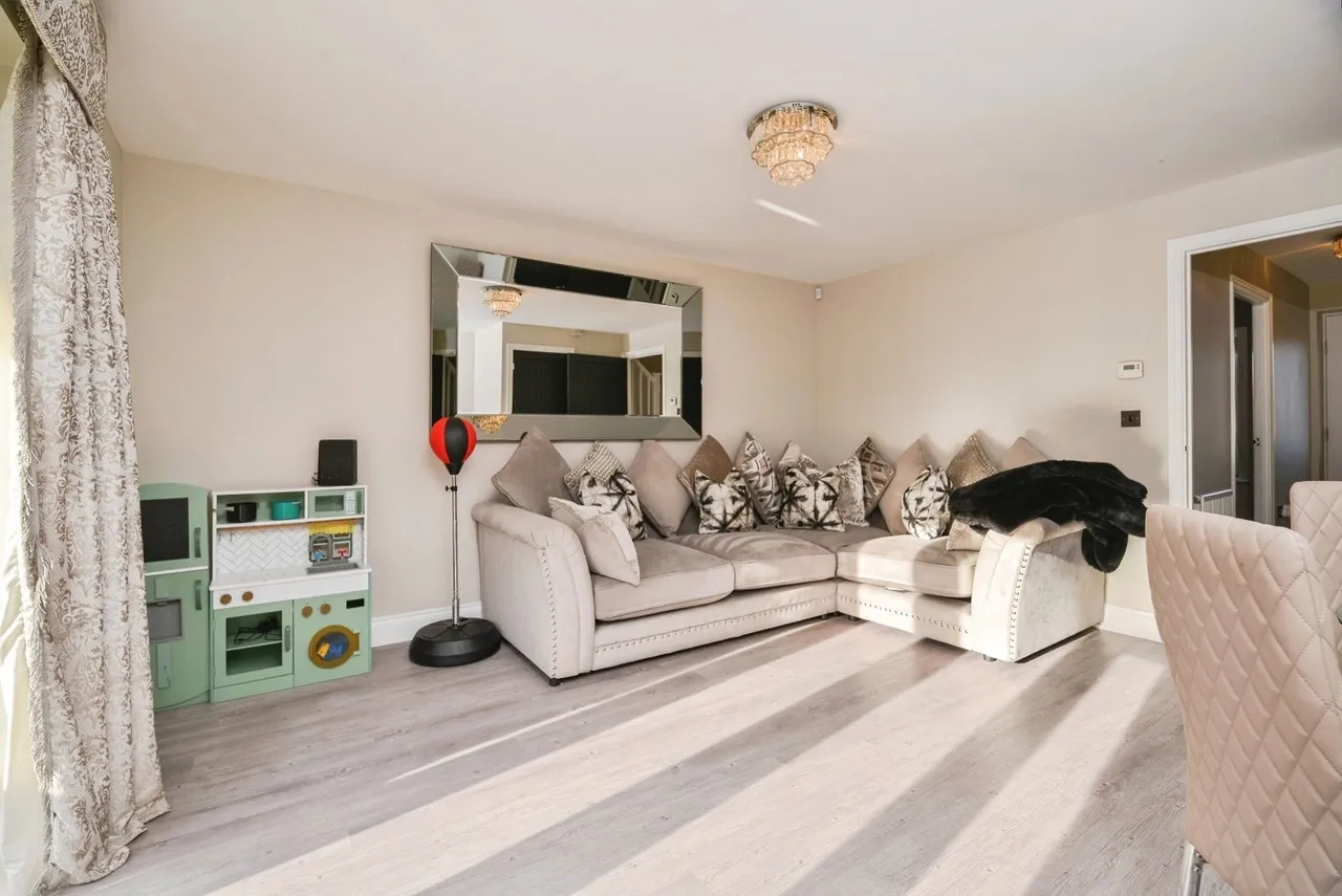 Linnet Close, Guisborough, North Yorkshire, TS14, photo 3