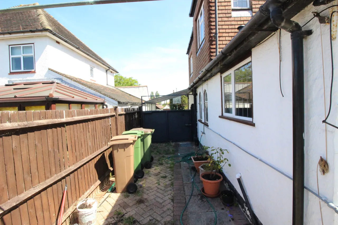 Tudor Avenue, Worcester Park, KT4, photo 10