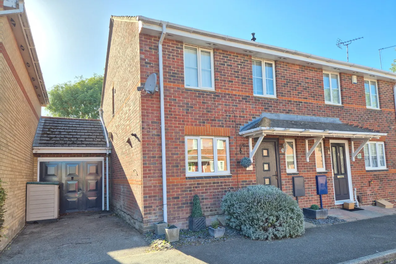3 bed house for sale, Coopers Way, Houghton Regis, LU5