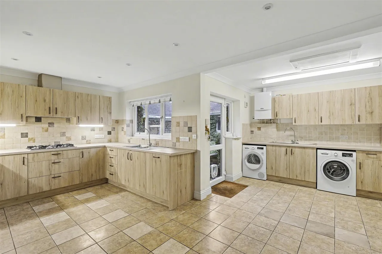 Hillway, Linton, CB21, photo 9
