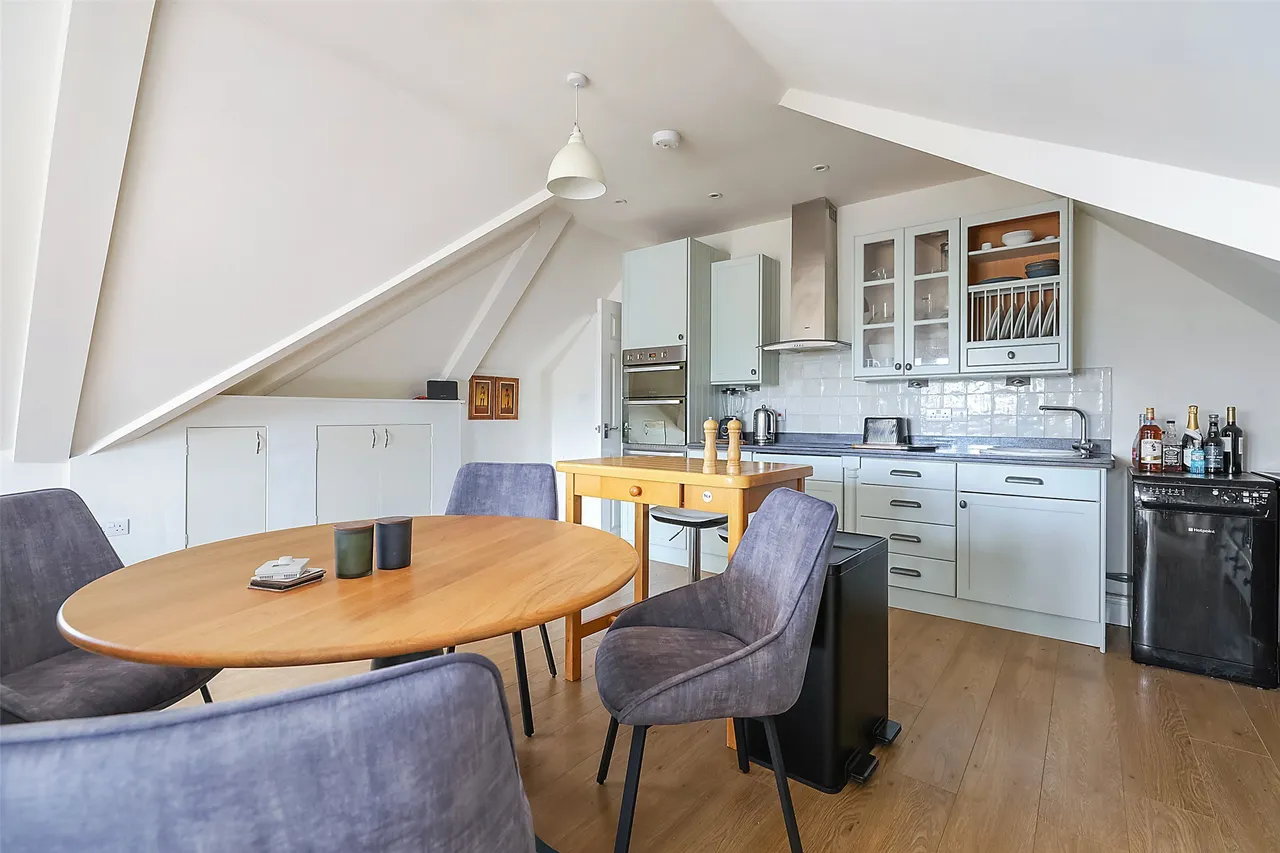 Junction Road, Dorking, RH4, photo 4