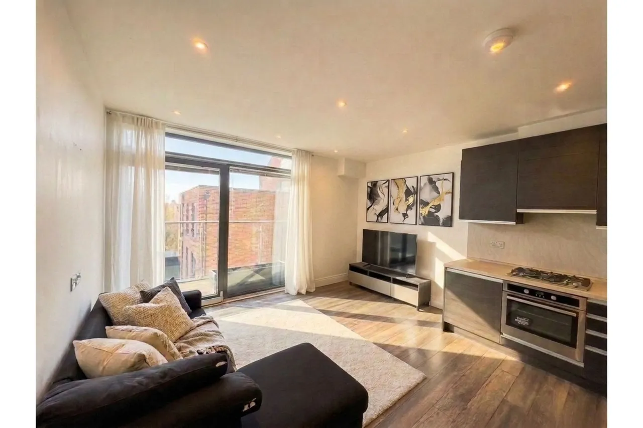 Manor Park Road, London, photo 2