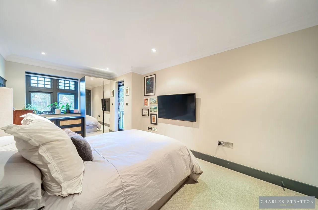 63 Main Road, Gidea Park, Essex, RM2 5EH, photo 12