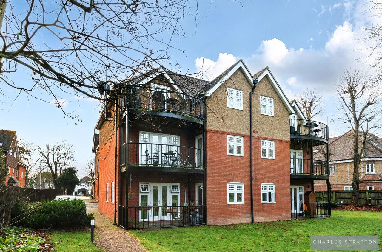 63 Main Road, Gidea Park, Essex, RM2 5EH, photo 5