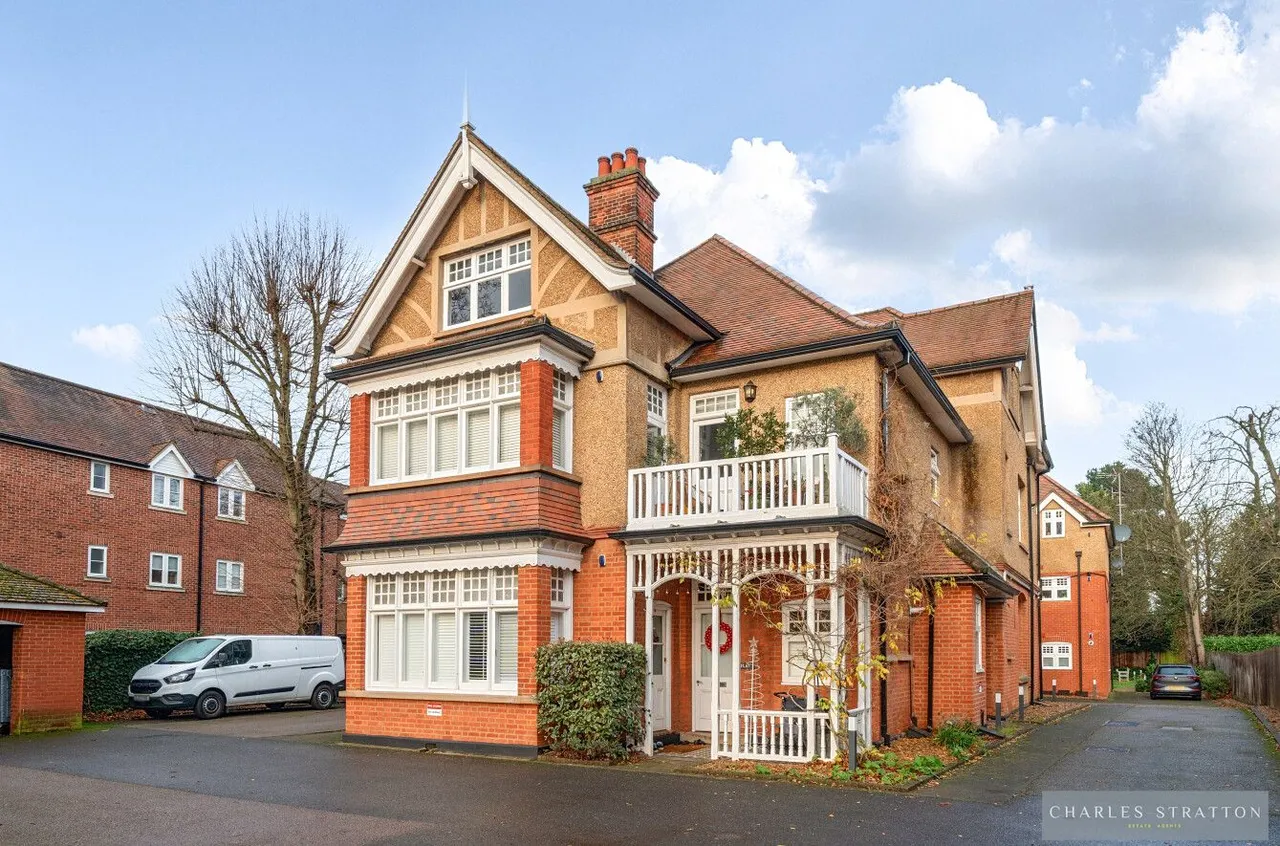 1 bed flat for sale — 63 Main Road, Gidea Park, Essex, RM2 5EH
