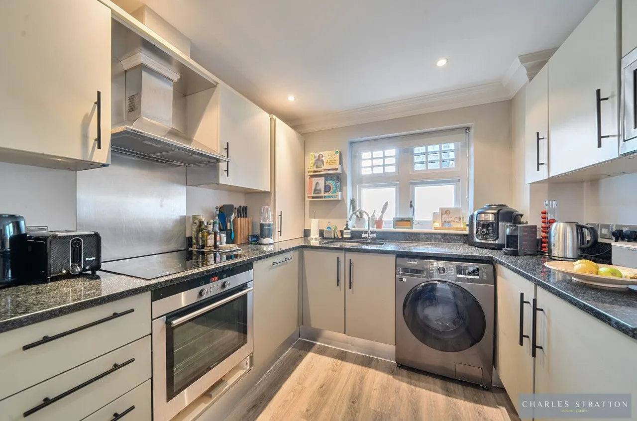 63 Main Road, Gidea Park, Essex, RM2 5EH, photo 4