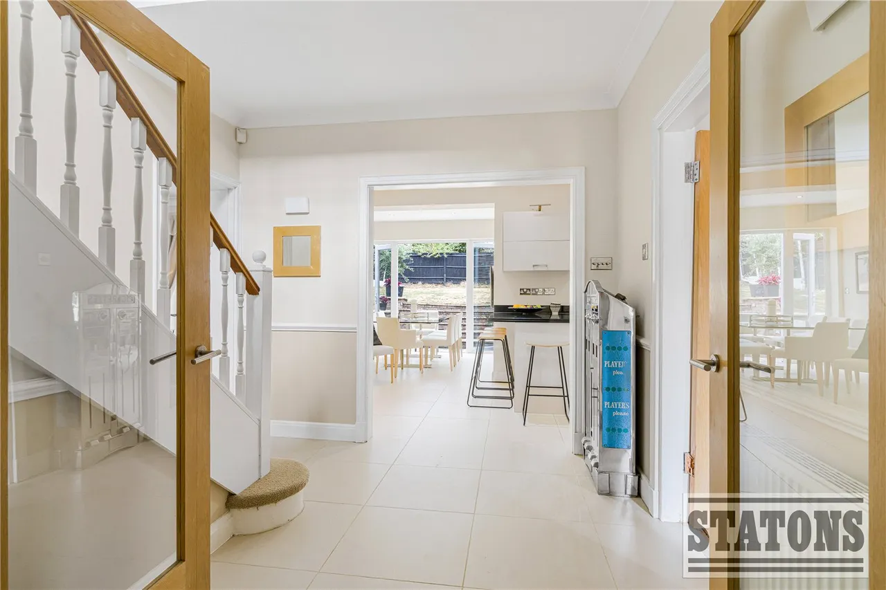 Barnet Road, Arkley, Hertfordshire, EN5 3LW, photo 3