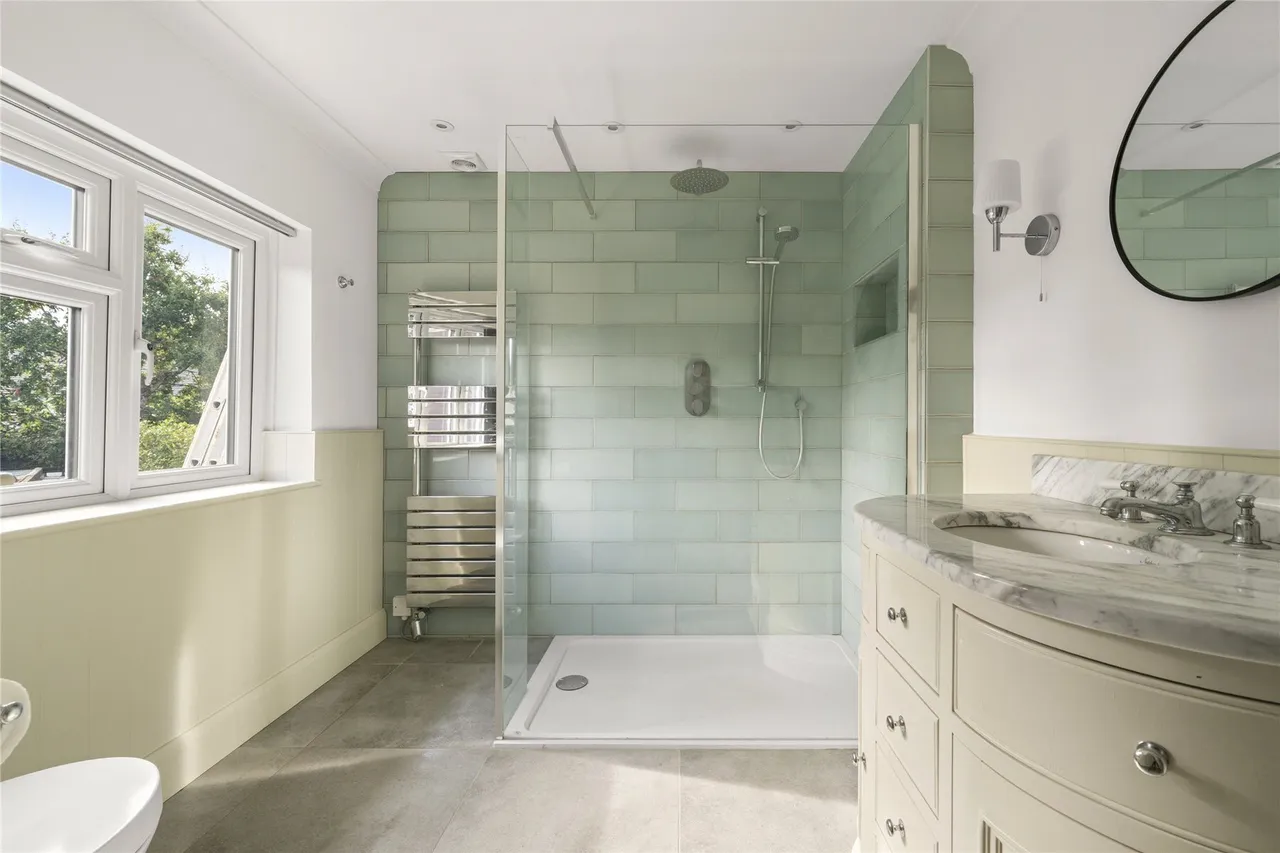 West End Lane, Esher, KT10, photo 8