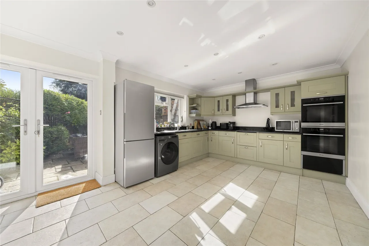West End Lane, Esher, KT10, photo 4