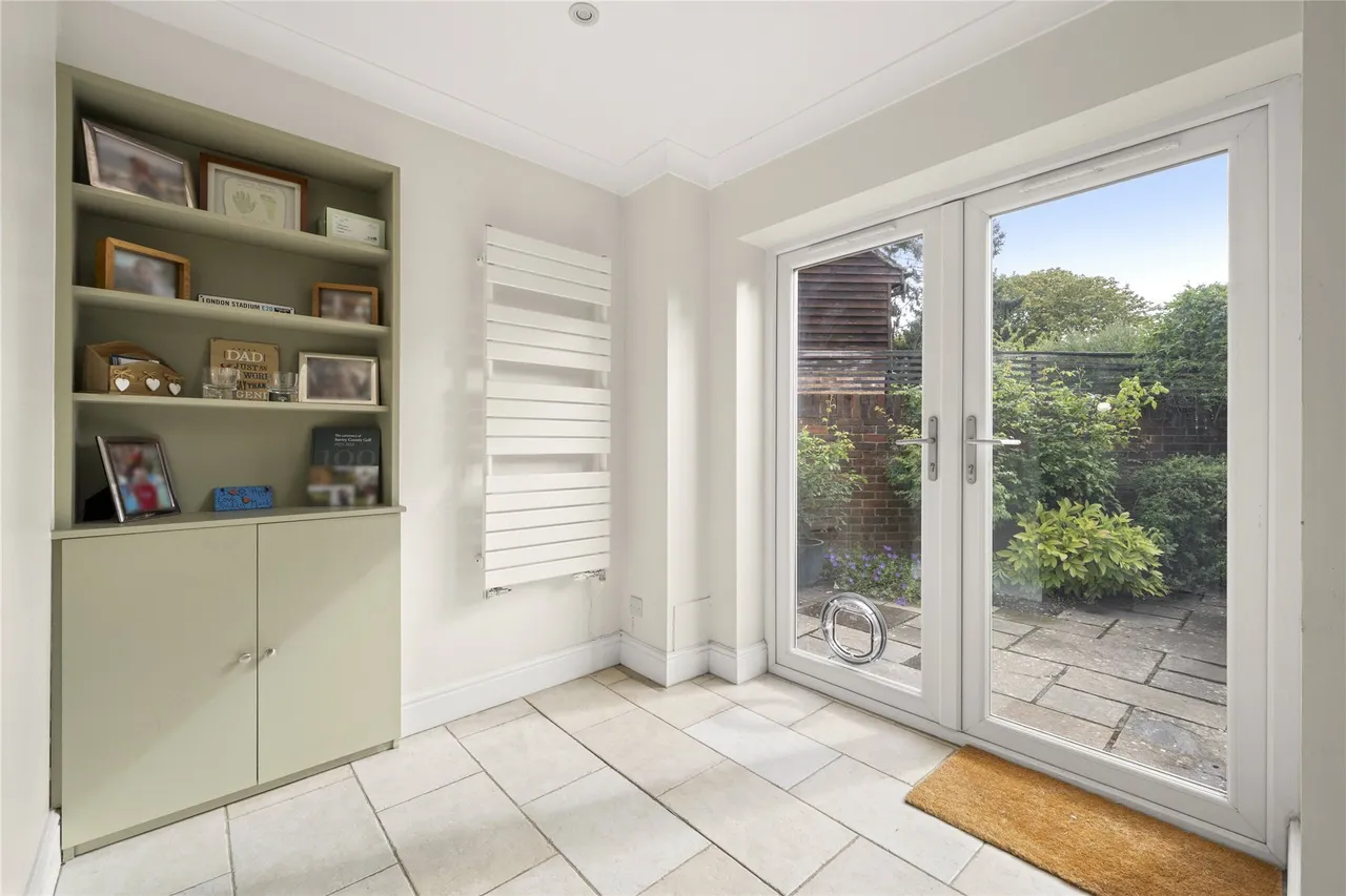 West End Lane, Esher, KT10, photo 5