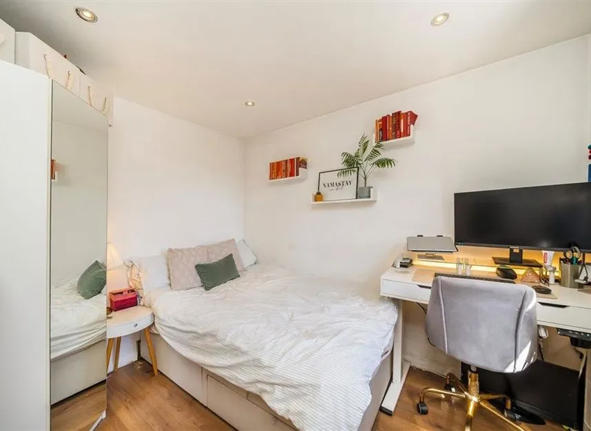 Wilcox Close, South Lambeth, SW8, photo 5