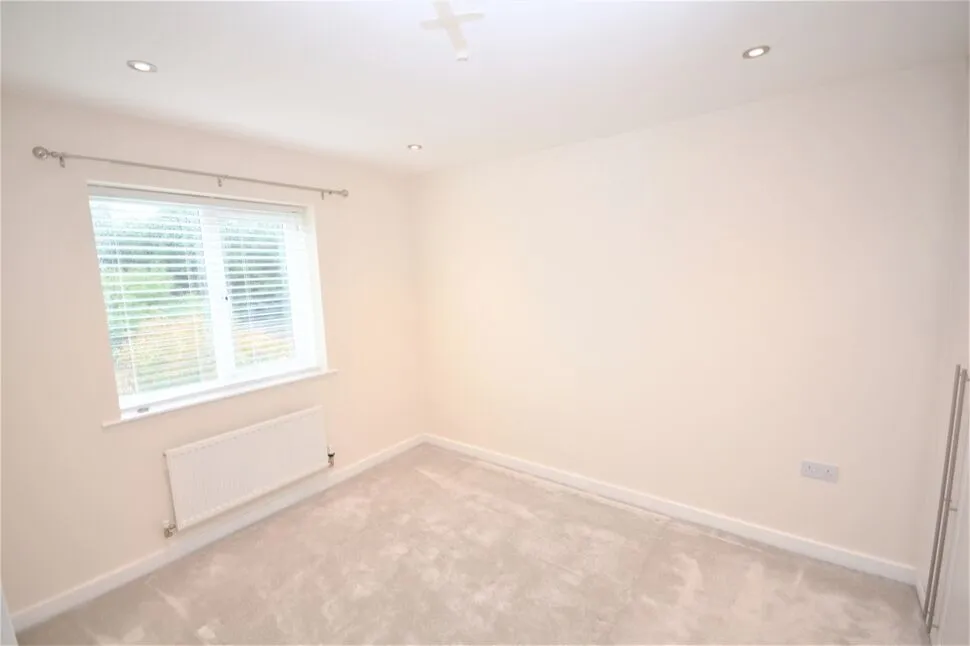 Ashby Wood Drive, Upton, Northampton, NN5, photo 10